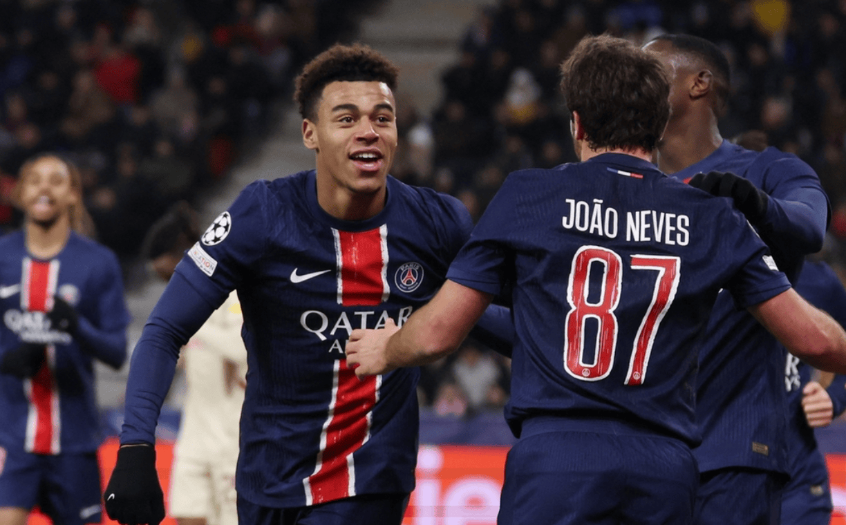 突出的年轻 突出的年轻