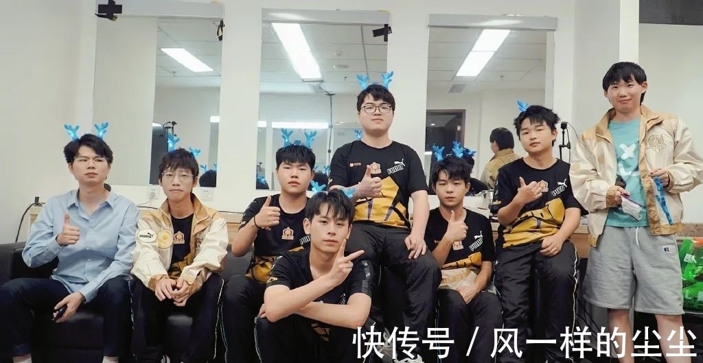 传中轰炸时 传中轰炸时