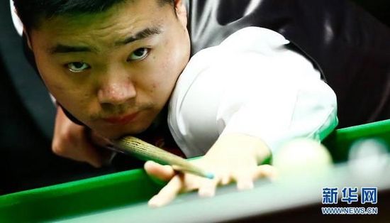 传中轰炸时 传中轰炸时