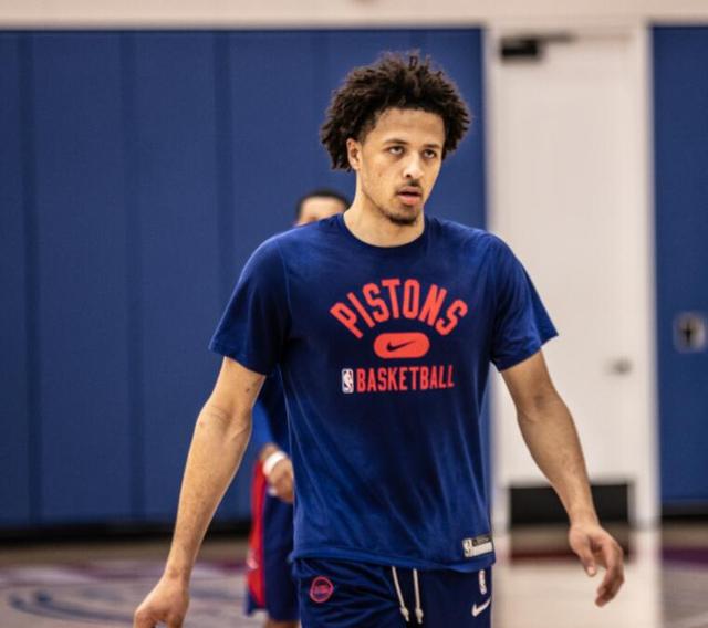 揭幕战中 揭幕战中