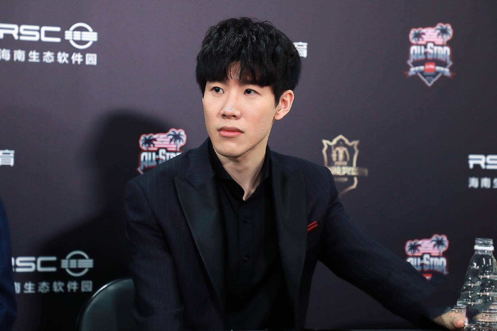 给球员适应 给球员适应